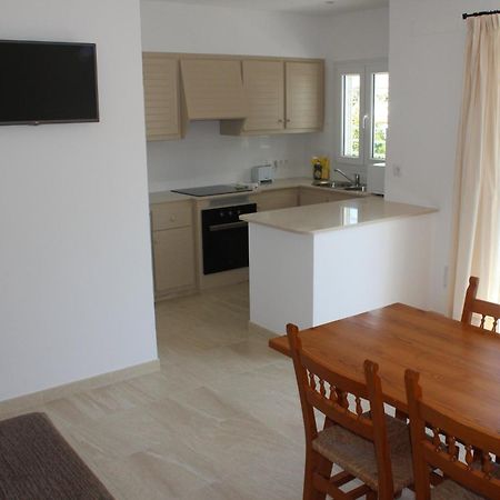 Apartamentos Rayma I-II-III Cala Blanca (Menorca) Exterior foto