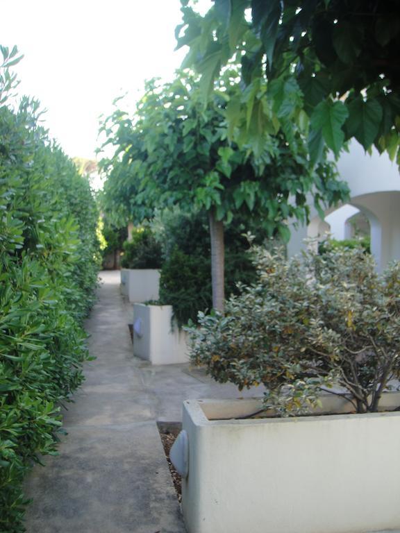 Apartamentos Rayma I-II-III Cala Blanca (Menorca) Exterior foto