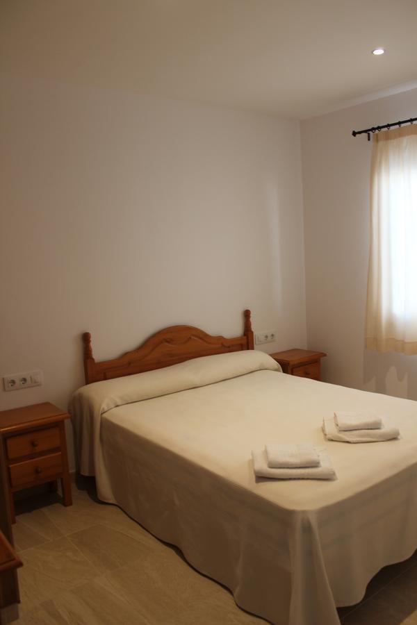 Apartamentos Rayma I-II-III Cala Blanca (Menorca) Exterior foto