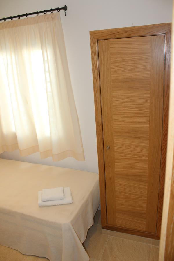 Apartamentos Rayma I-II-III Cala Blanca (Menorca) Exterior foto